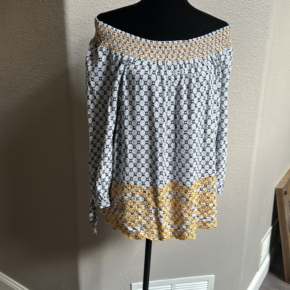 Women’s Top with embroidery size large